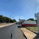 Casa térrea com salão comercial para venda no Santa Felícia.