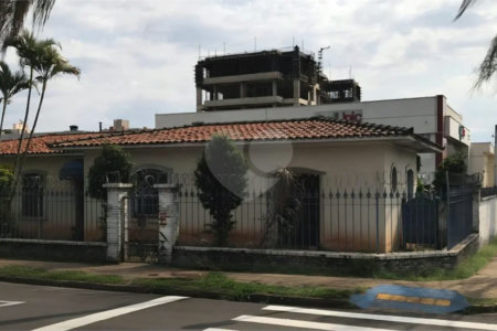 CASA À VENDA COLOCADA COM A SANTA CASA