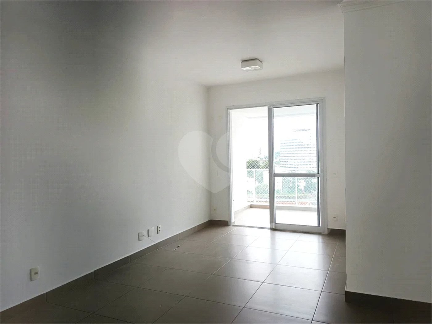 APARTAMENTO PARAÇAÇÃO COM 3 DORMITÓRIOS E 2 VAGAS DE GARGEM NA VILA ANASTÁCIO