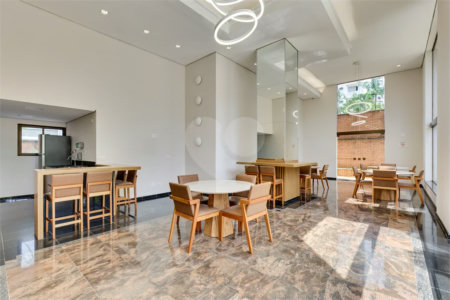 Apartamento à venda com 2 quartos, sendo 1 suíte,  em Campo Belo, São Paulo, SP