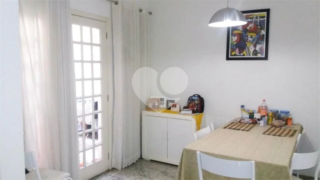 Lindo Sobrado em Condomínio