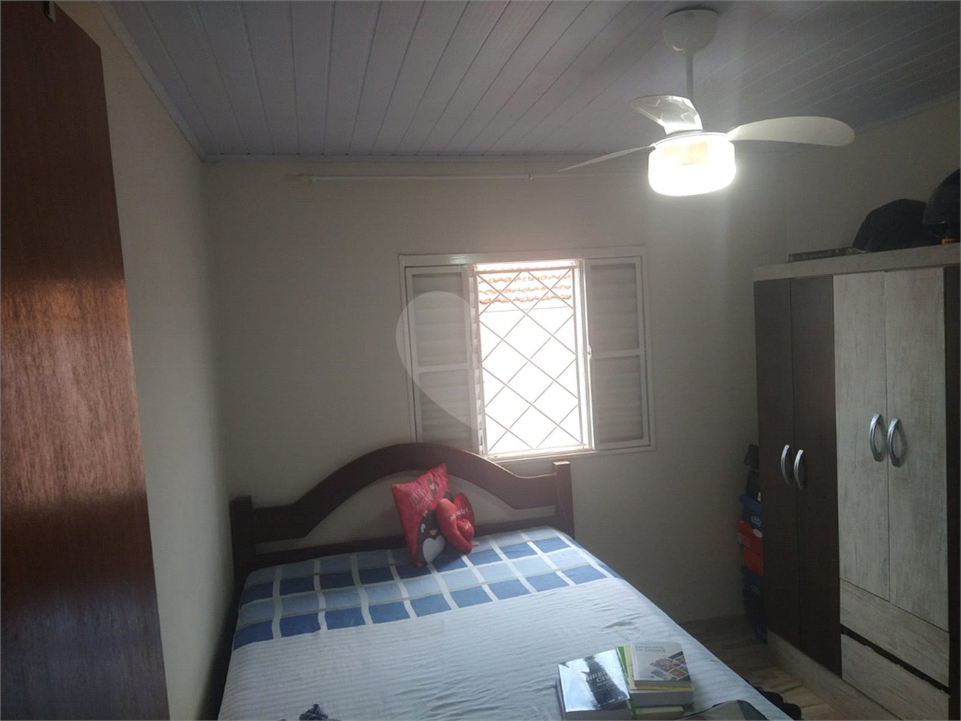Casa Térrea com 2 dormitórios.