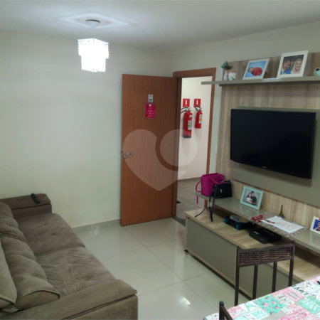 Apartamento no Condomínio Mont Everest.