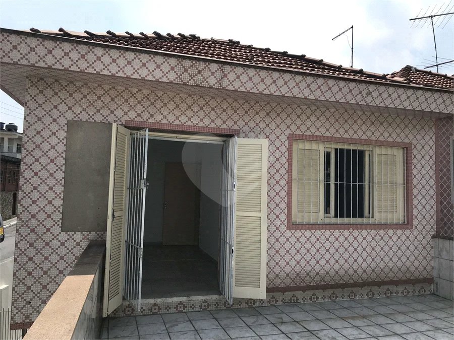 Sobrado à venda com 3 quartos em Vila Nivi, São Paulo, SP