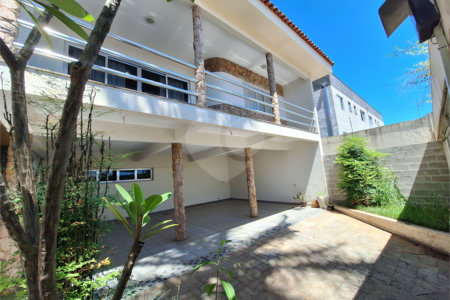 Casa à venda ou para alugar com 4 quartos, sendo 2 suítes, em Santa Rosa, Vinhedo, SP