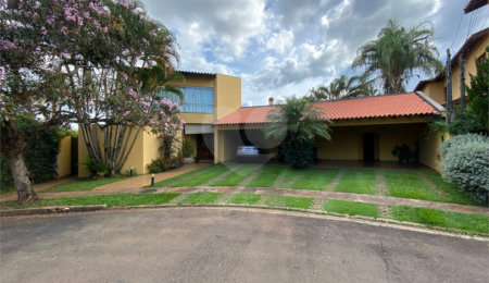 Casa à venda com 4 quartos, sendo 3 suítes,  no condomínio Parque Faber Castell - 1, São Carlos - SP