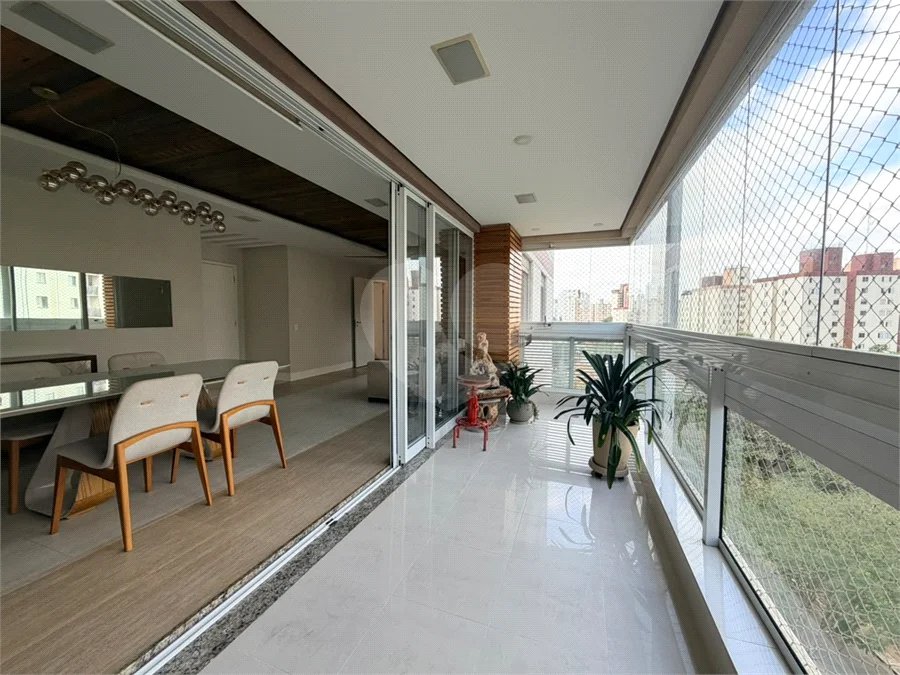 Apartamento à venda com 3 suítes em Vila Mariana, São Paulo, SP