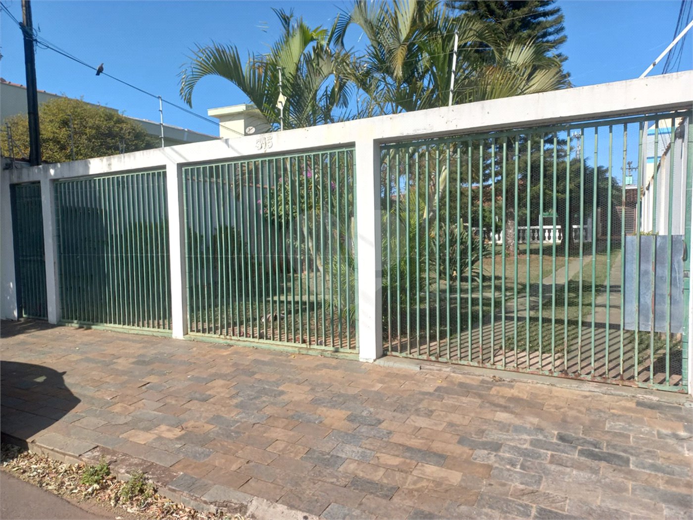 Casa térrea para venda ou locação no Parque Estancia Suíça.