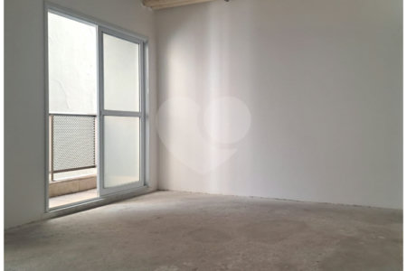 Sala comercial, nova, para venda ou locação, junto à Estação Vergueiro do Metrô