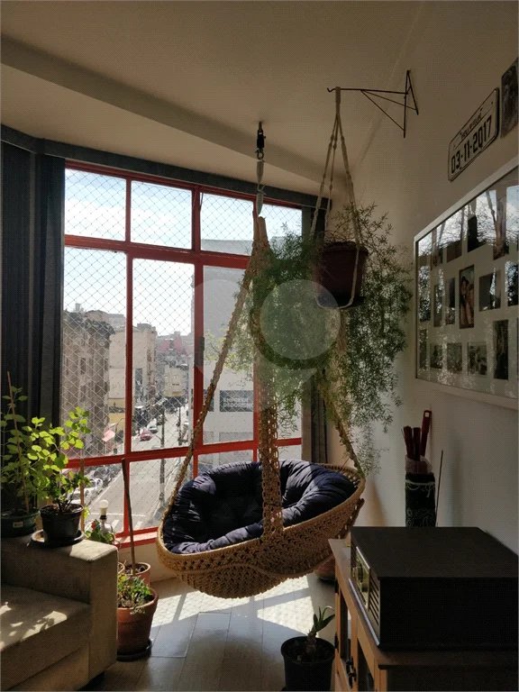 Apartamento e Sala Comercial no centro de São Paulo.