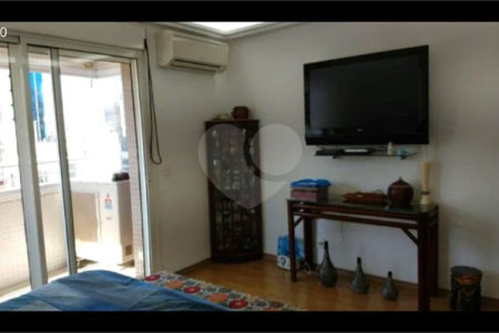 Apartamento à venda no Paraíso de 303m² com 4 suítes e 4 vagas.