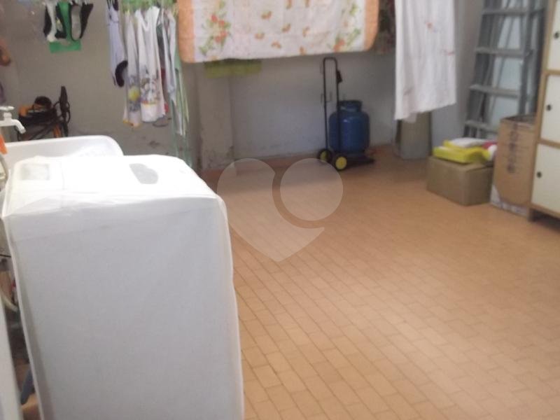 Casa térrea à venda na Saúde - terreno plano 250m² - 3 Quartos/5 Vagas