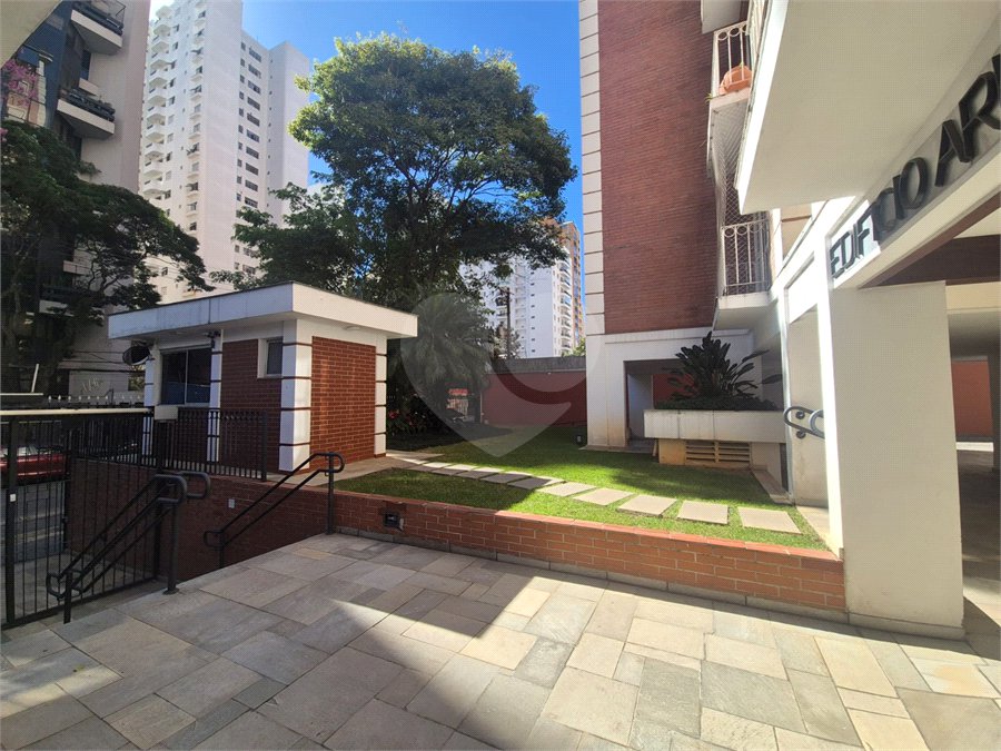 Apartamento Mobiliado, e Aconchegante, Bem Localizado