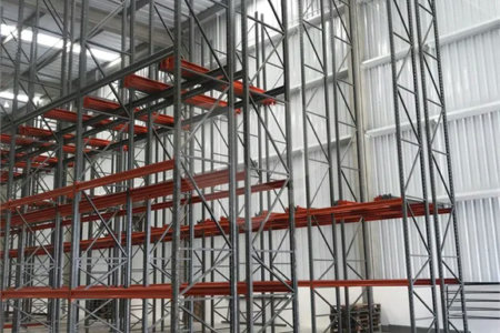 Galpão industrial com renda à venda em Cotia