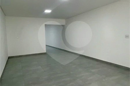 Sobrado com 3 andares, 350 m², 6 quartos, 2 suítes e 5 vagas para locação no Jardim Anália Franco!