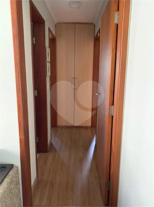 Apartamento em Atibaia com 2 dormitórios (1 suíte), 1 vaga de garagem, elevador, área de lazer com piscina