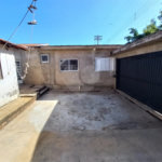 Casa térrea com 2 dormitórios.