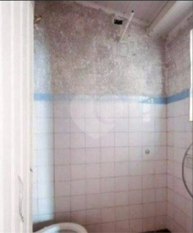 Sobrado à venda na Mooca de 212m² com 2 dormitórios, 1 suíte e 2 vagas.