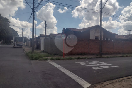 Vende-se terreno com 2 casas no Vila Boa Vista I