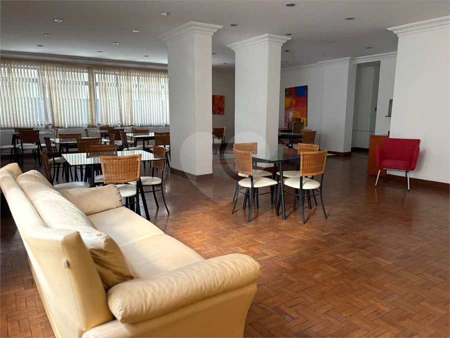 Apartamento Amplo e Mobiliado, 3 Dormitórios, 2 Vagas, Próximo à Paulista