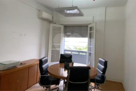 Apartamento 2 dormitorios, sala, cozinha sem vaga ,no bairro Republica