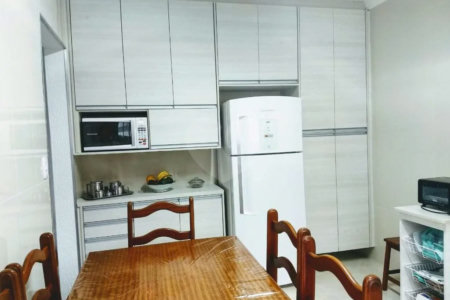 CASA TÉRREA À VENDA NA MOOCA - COM PORTEIRA FECHADA.