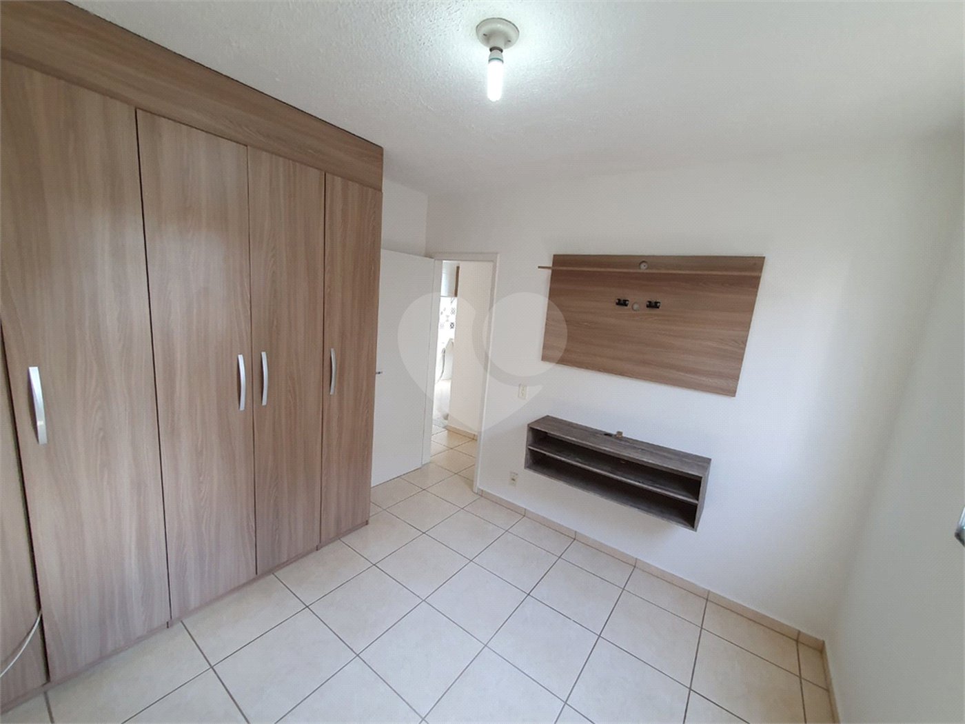 Apartamento no Condomínio Parque Alamo.