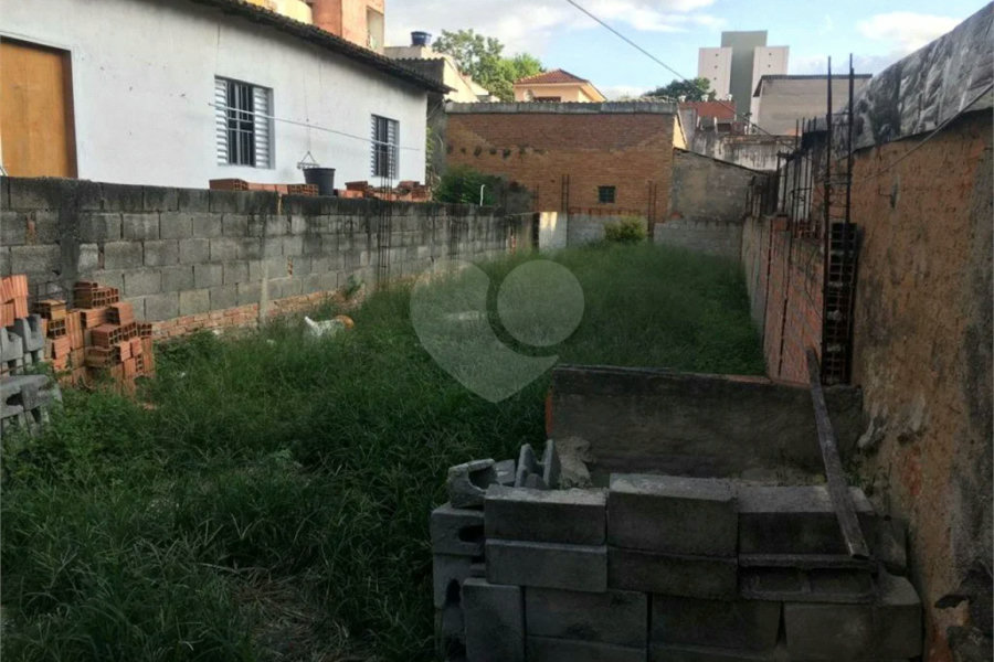 Terreno com 350m2 de área total, localizado no melhor da Vila Santa Catarina !!