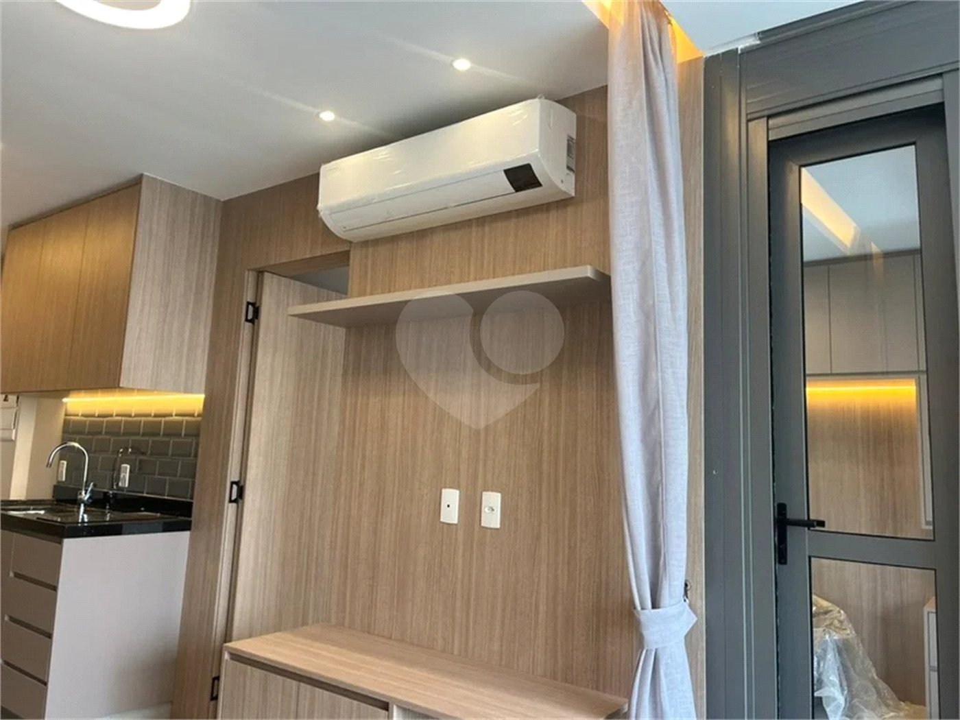 Apartamento mobiliado com 44 m2, 1 dormitório e 1 vaga a venda nos Jardins