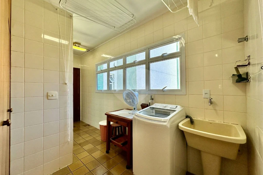 Apartamento à venda com 4 quartos, sendo 1 suíte, em Riviera de São Lourenço, Bertioga, SP