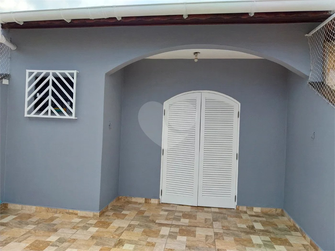 Casa com 324m², 4 dormitórios, sendo 1 suíte, 4 vagas, à venda no Jardim Las Vegas em Santo André.