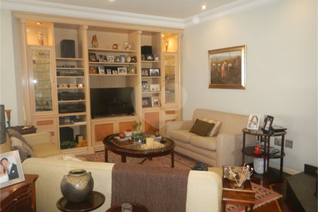 Apto na Vila Mariana c/270m2 - 4 Quartos/3 Suítes/5 Vagas de garagem - metrô Santa Cruz