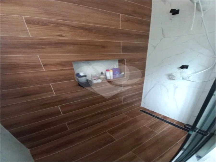 Casa de 85m2 com 3 dormitórios e 2 vagas de garagem localizado no Bosque da Saúde
