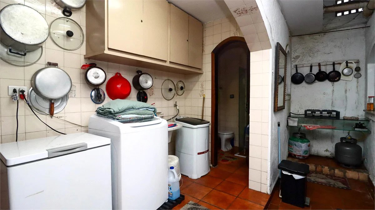 Casa à venda com 5 quartos, sendo 2 suítes,  em Vila Sônia, São Paulo, SP