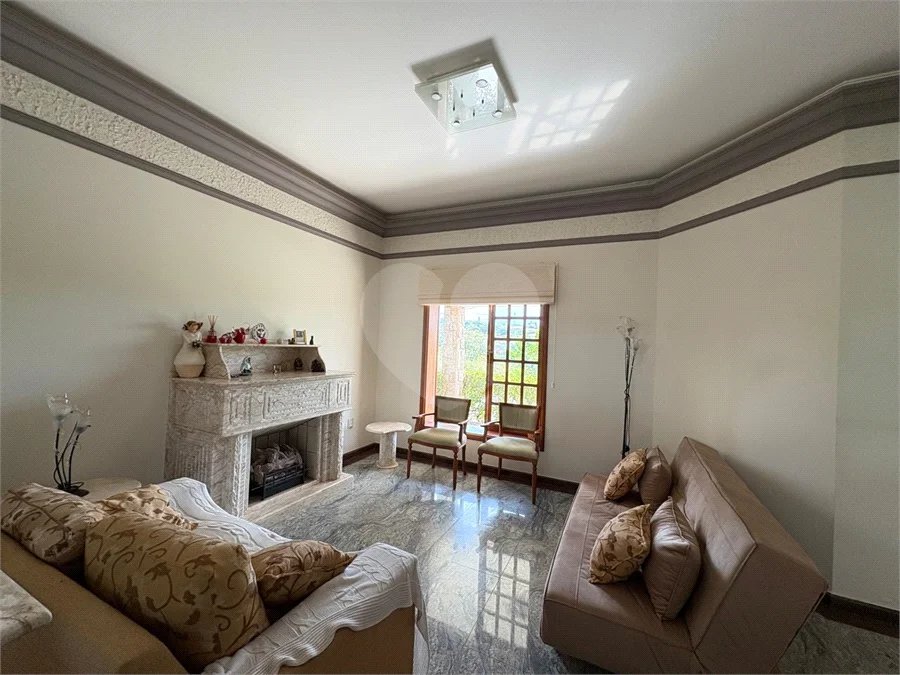 Casa a Venda no Condomínio Vista Alegre - Sede em Vinhedo/SP