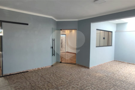 Casa à Venda – Parque dos Flamboyants