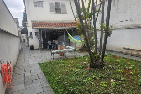Sobrado à venda com 3 suítes em Jabaquara, São Paulo, SP