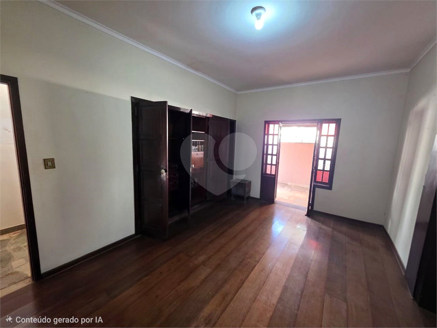 Casa Térrea 5 quartos bem localizada com piscina.