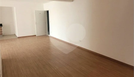 Apartamento à venda com 2 quartos, sendo 1 suíte,  em Jardim Elvira Dias, Poços de Caldas, MG
