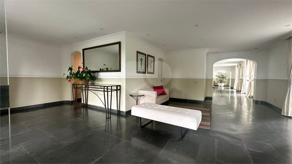 Apartamento à venda com 3 quartos, sendo 1 suíte, em Vila Andrade, São Paulo, SP