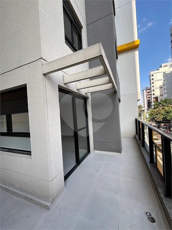 Apartamento aconchegante com terraço e sacada