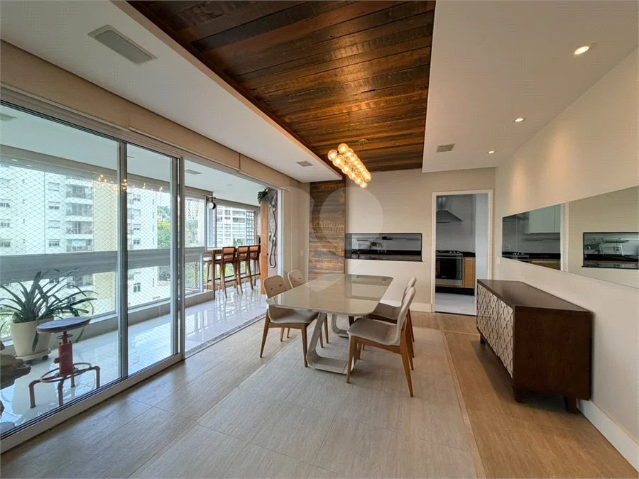Apartamento à venda com 3 suítes em Vila Mariana, São Paulo, SP