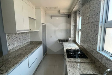 Apartamento 3 dormitórios no Avalon