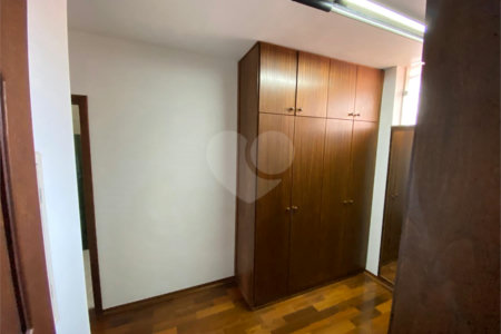Casa Térrea com 3 suítes, sendo 1 suíte master.