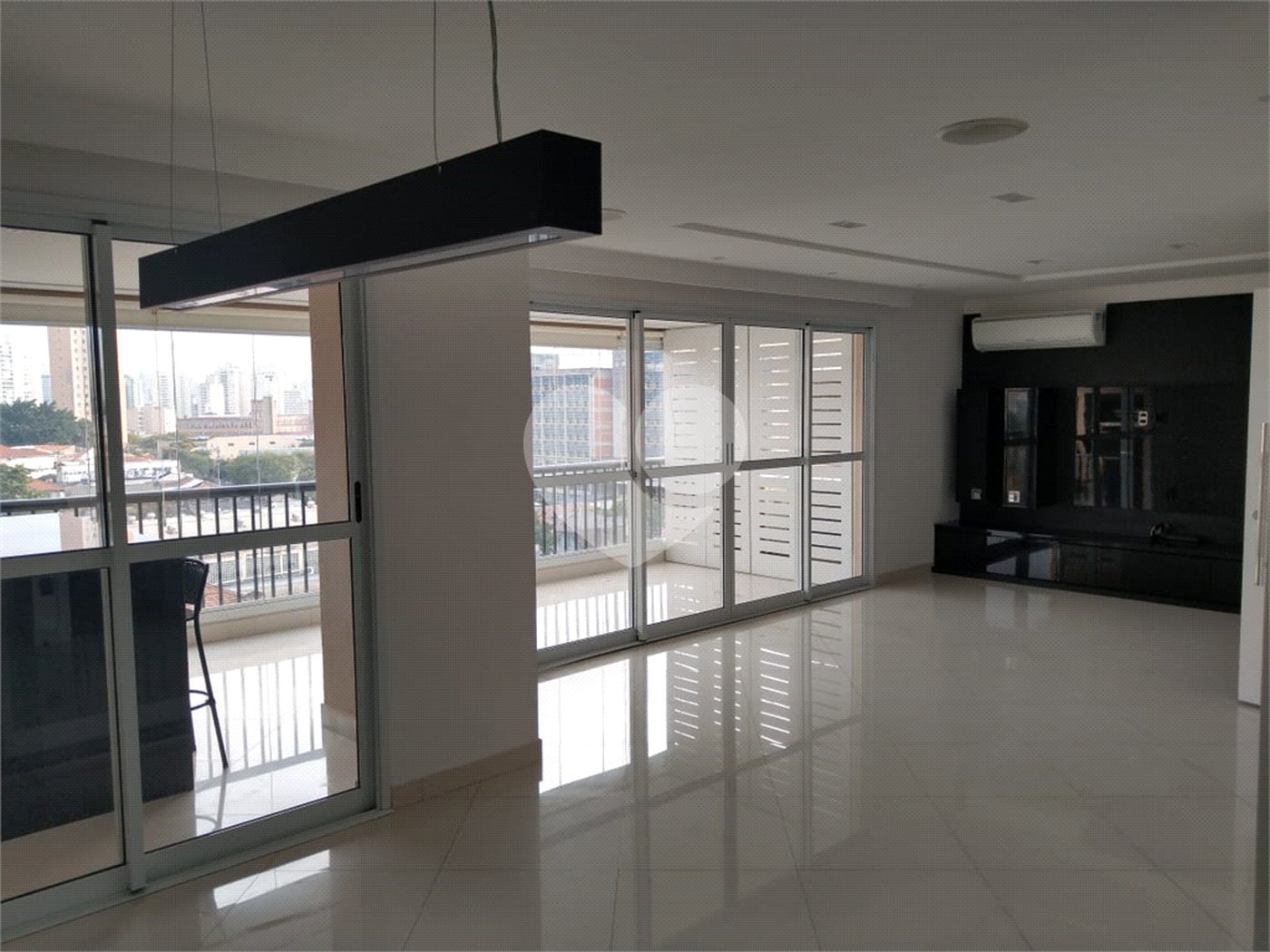 Apartamento 3 suítes, varanda gourmet, 3 vagas em Condomínio Clube na Mooca