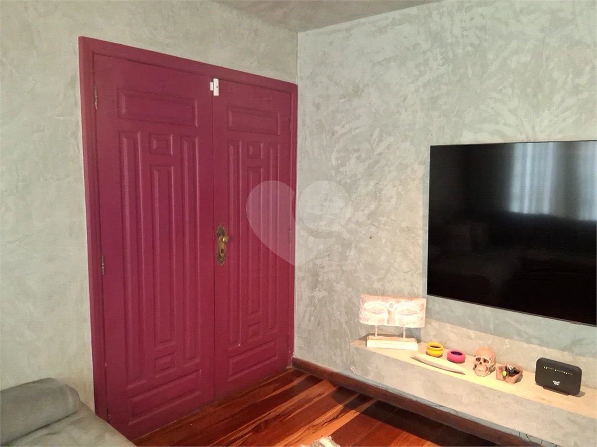 Casa à Venda na Vila Rosália | 4 Dorms, Área Gourmet e Rua Sem Saída