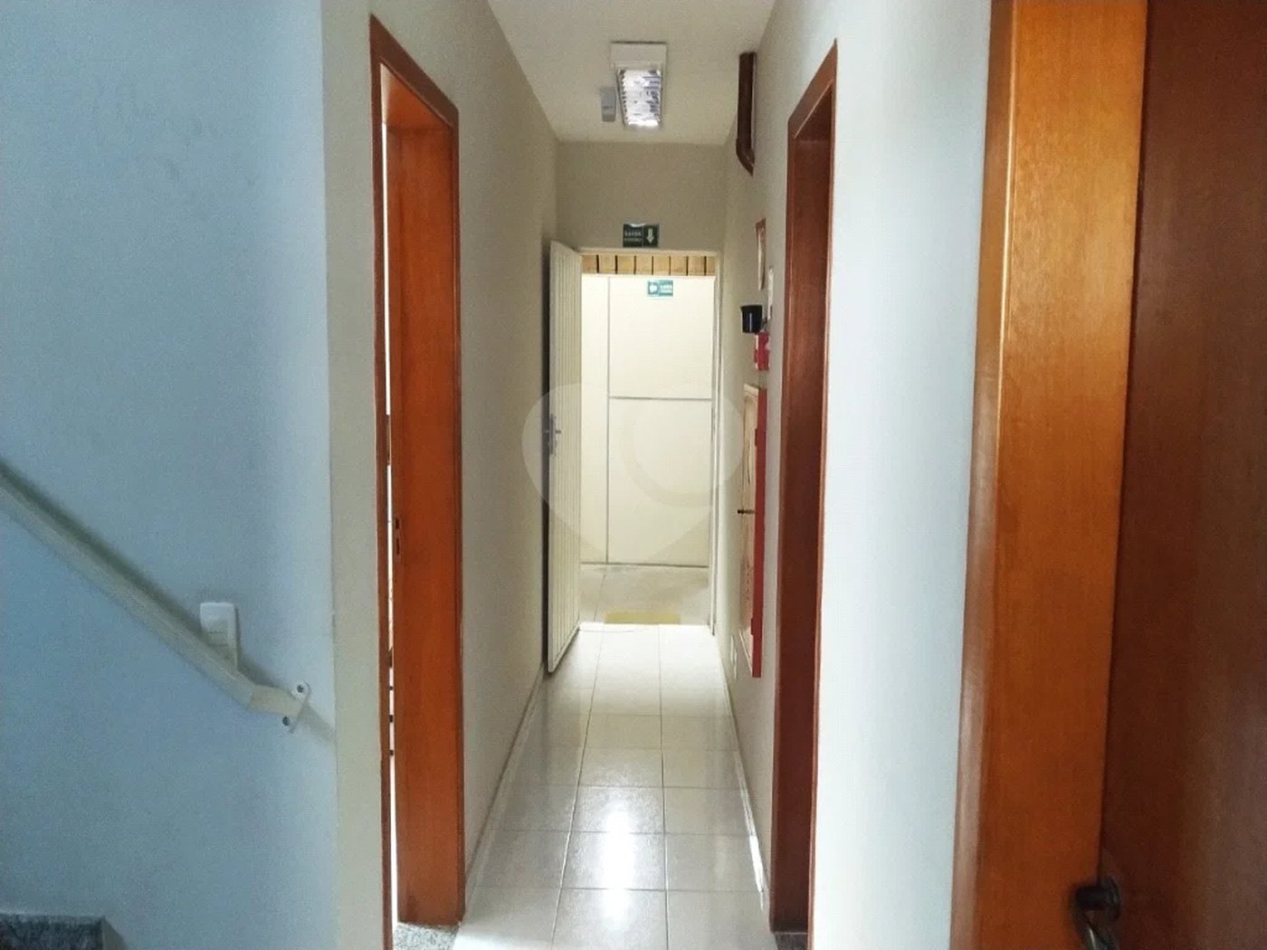 Galpão com 1155m² , 6 banheiros , sendo 2 vestiários , atualmente com 13 vagas , podendo chegar a 17 , à venda na Vila Principe de Gales em Santo André.