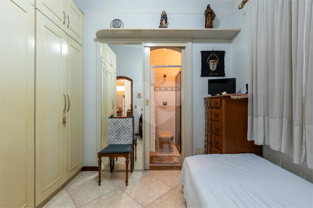 Casa a venda no Planalto Paulista, 2 suítes, 4 vagas, 230 m², quintal e localização privilegiada