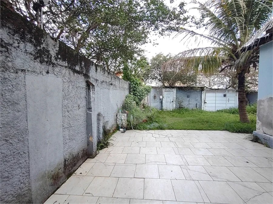 Casa Térrea de Esquina à Venda no Parque Vitória – Excelente Potencial!