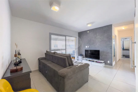 Apartamento à venda com 3 quartos, sendo 1 suíte, em Santo Amaro, São Paulo, SP